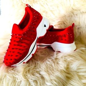 Spike Red Sole Low-Top Sneakers
